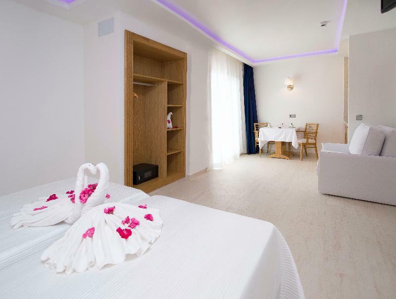 Hotel My Way Luxury Ibiza Playa d'en Bossa Esterno foto